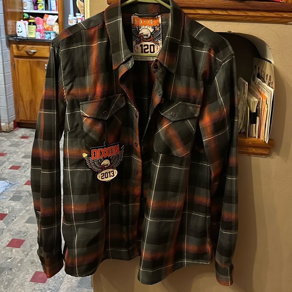 Dixxon Flannel Women’s 2X Orange black and charcoal snap buttons